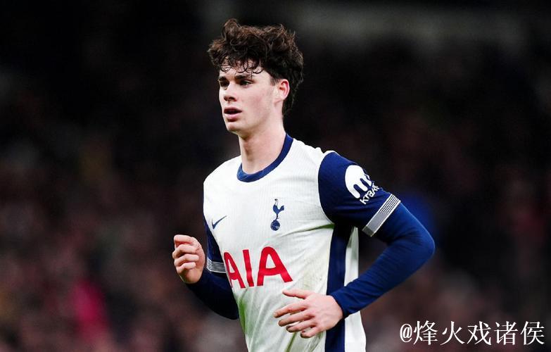 阿奇-格雷：巴黎是一支豪门球队，我们能够从中学习