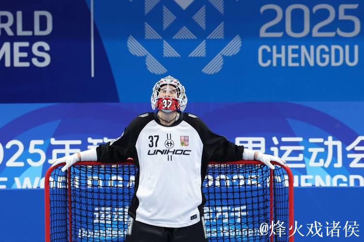 全运会曲棍球：但文帽子戏法 四川女队大胜夺冠